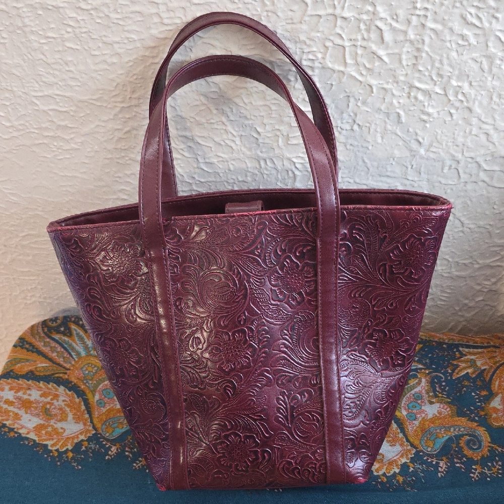 Womens Victoria's Secret Embossed Small Tote Bag In Burgundy 11x9x4 (Travis-2)